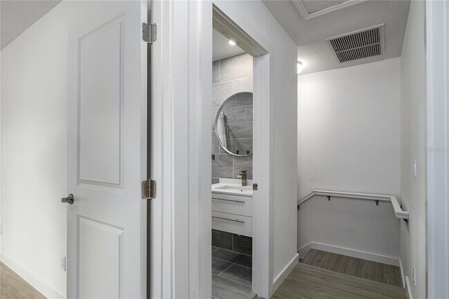 Building Photo - 208 Cape Harbour Loop