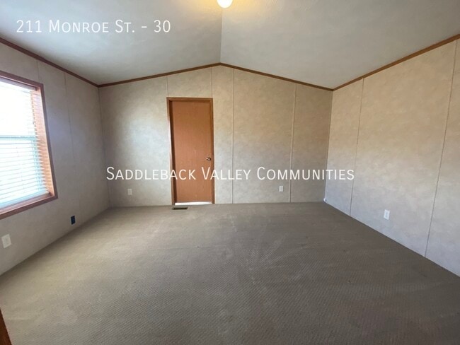 Building Photo - 211 Monroe St