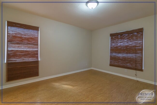 Building Photo - ***2+DEN/2 BATH***CENTRAL NAPLES***CYPRESS...