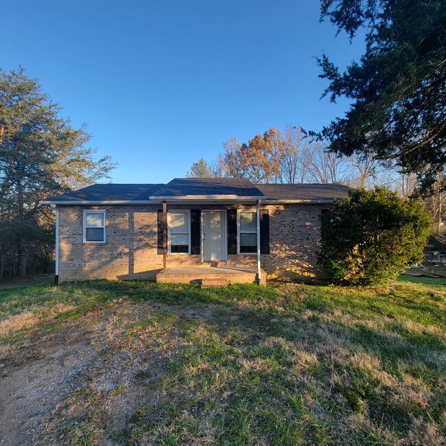 Building Photo - 3/1 Brick House-Cookeville- Full Unfinishe...