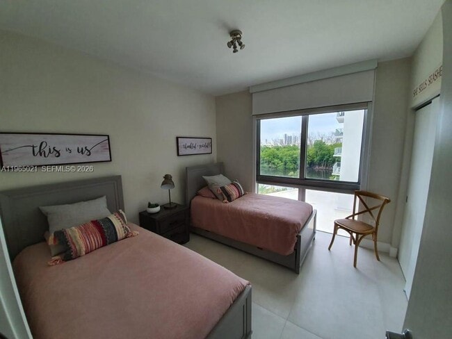 Building Photo - 16385 Biscayne Blvd