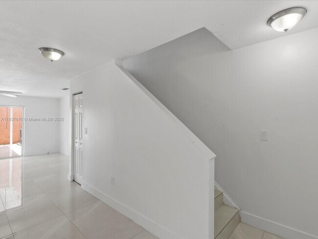 Building Photo - 1790 W 58th St