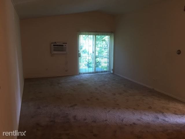 Building Photo - 306 Beakes St