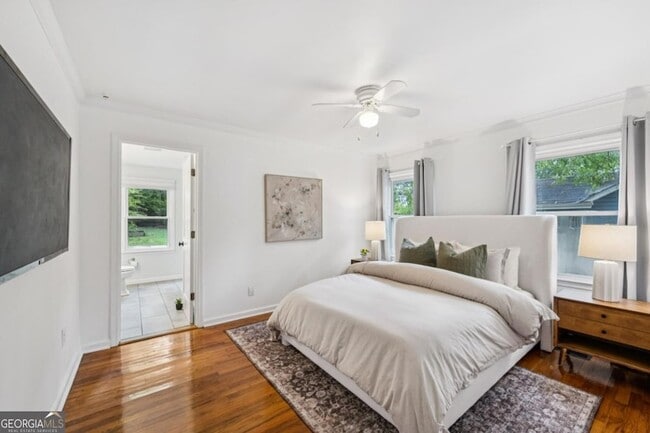 Building Photo - 1136 Gilbert St SE