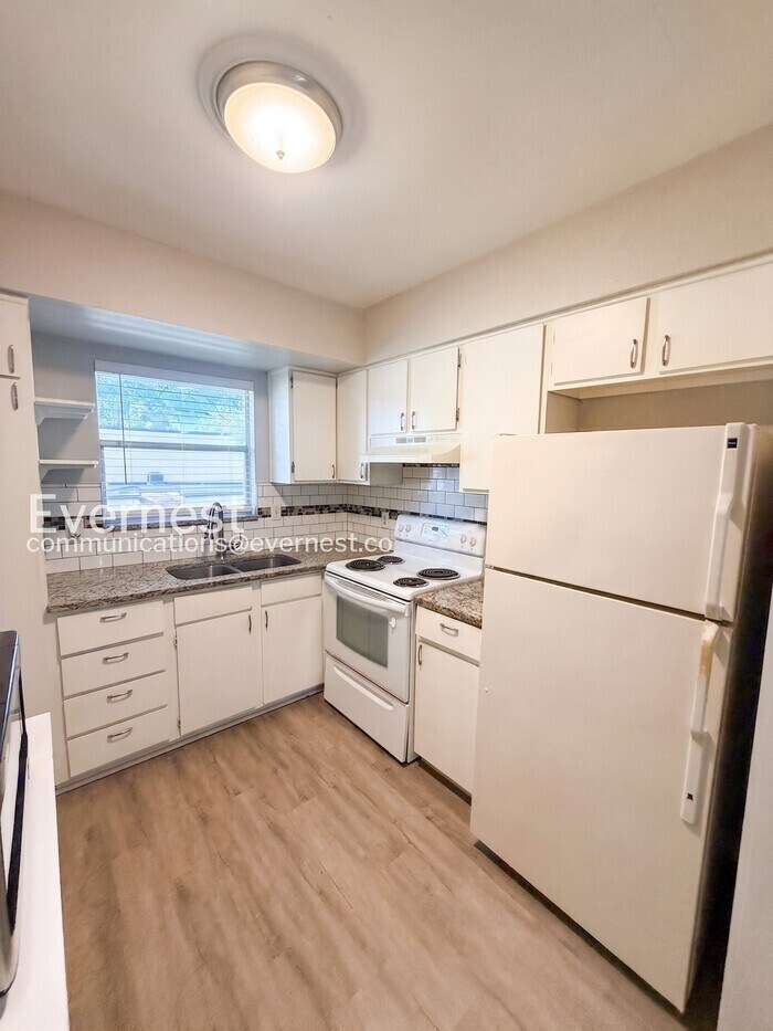 Building Photo - 4455 38th Terrace N