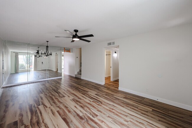 Building Photo - 238 W Maya Dr