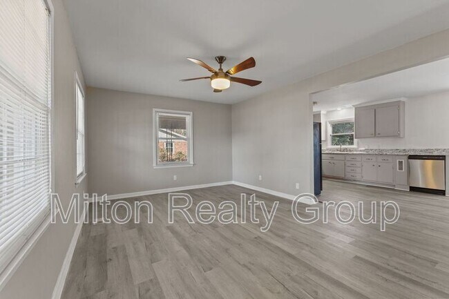 Building Photo - 329 S McPherson Church Rd