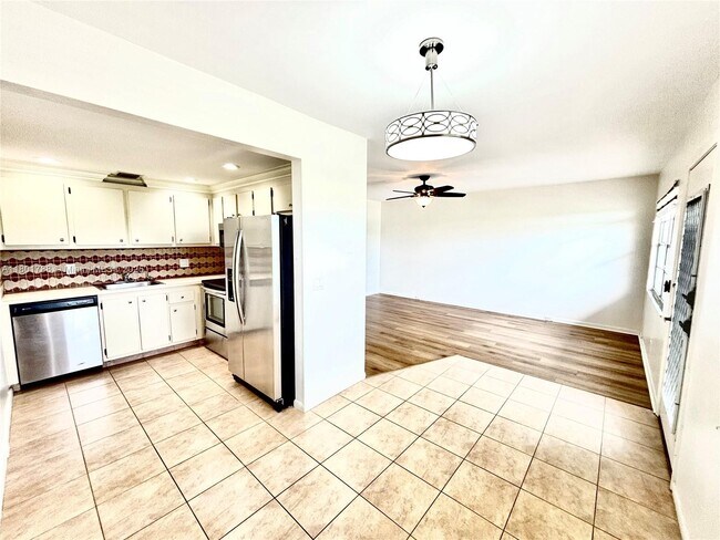Building Photo - 800 SW 131st Ave