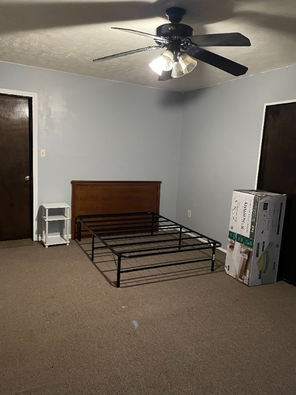 Building Photo - 2401 NE Brothers Dr