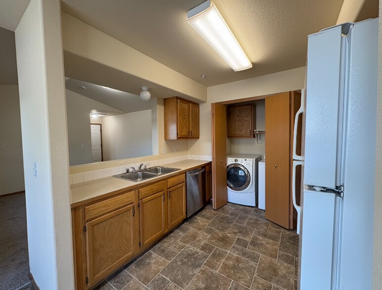 Building Photo - 6305 Chapel Hill Blvd