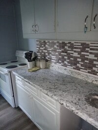 Building Photo - 1011 Queen St