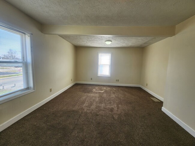 Building Photo - 2 Bedroom Home on the Southside