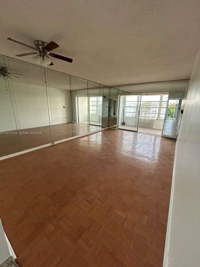 Building Photo - 8460 Sunrise Lakes Blvd