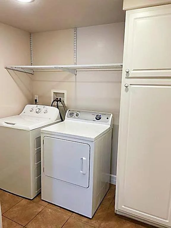 Building Photo - 37110 5th Ave SW