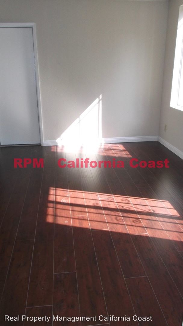 Building Photo - 4831 Santa Ana St