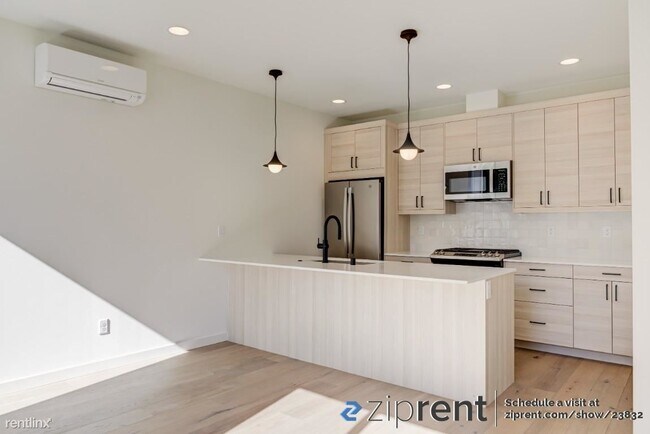 Building Photo - 2 br, 2 bath Townhome - 331 18th Ave, Seat...