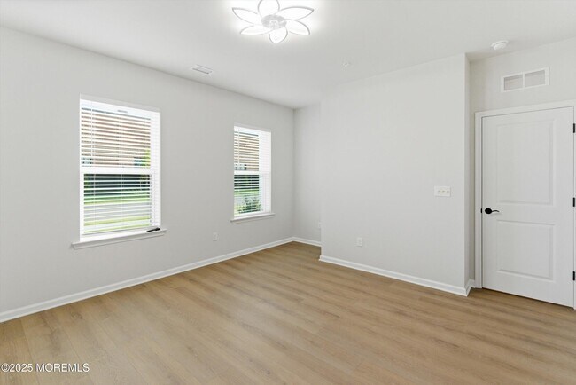 Building Photo - 4 Barton Ave