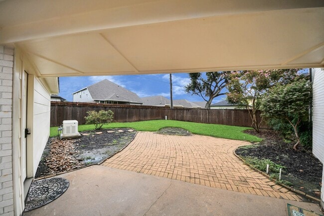 Building Photo - 2405 Guilbeau Ln