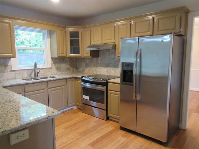 Building Photo - 4635 Villa Chase Dr NE