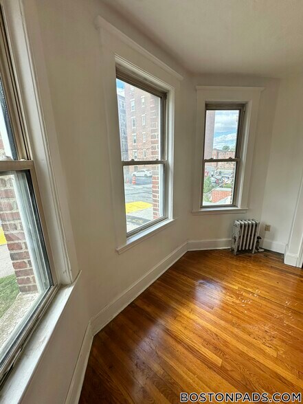 Building Photo - 11 Scottfield Rd