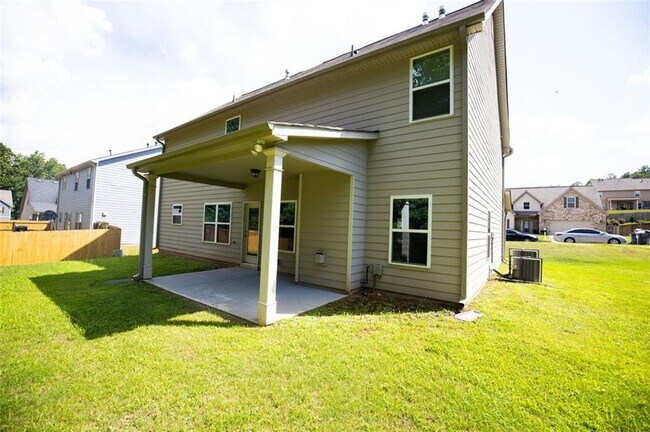 Building Photo - 7955 Pikefarm Trl