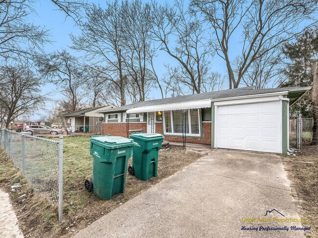 Building Photo - 1088 Studebaker Ave