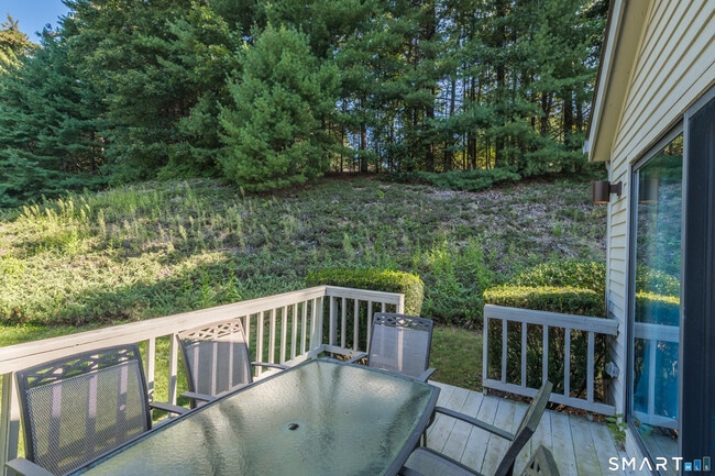 Building Photo - 2 Bramble Bush