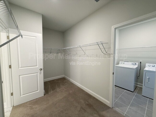 Building Photo - 8650 Windsor Hill Blvd