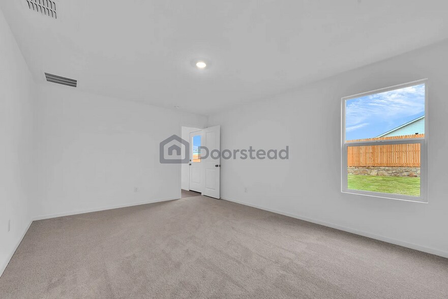 Building Photo - 3012 Yellow Pine Ave