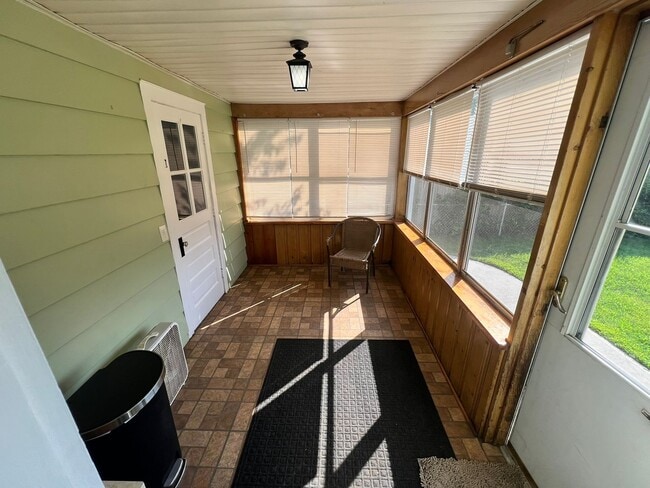 Building Photo - Beautiful Single Family Home in East Sprin...