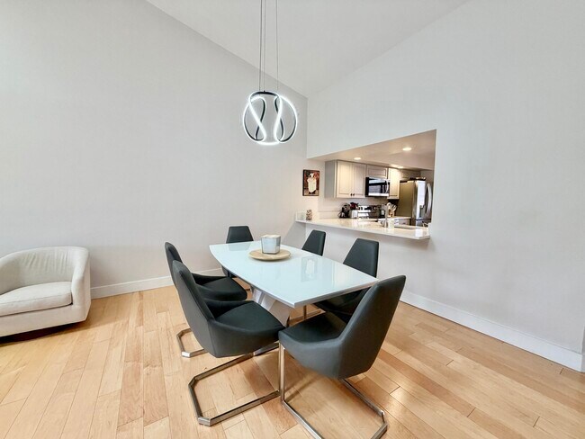 Building Photo - 7935 La Mirada Dr