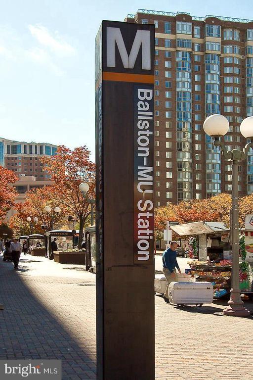 Building Photo - 4141 Henderson Rd