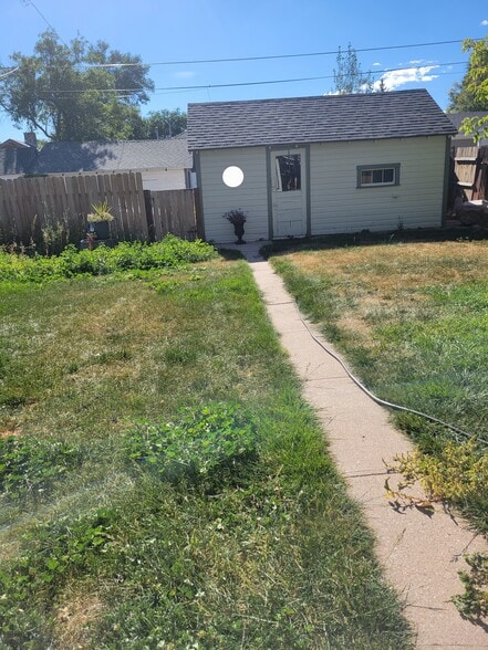 Backyard and single car garage - 2816 Reed Ave