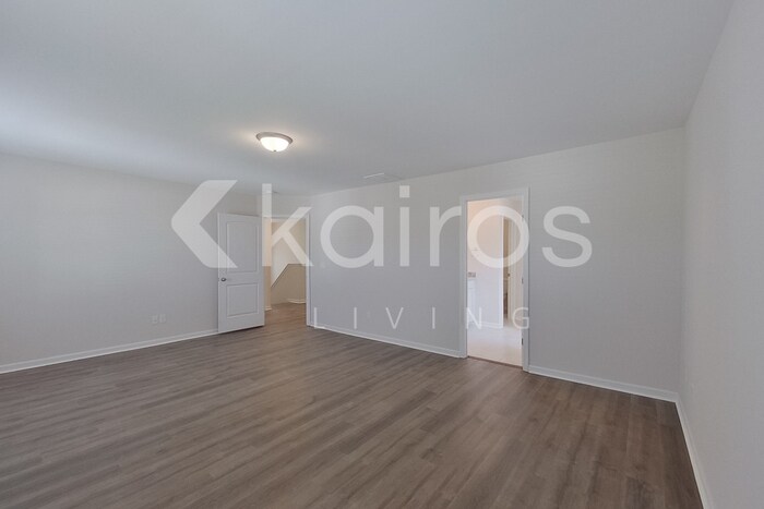 Building Photo - 14 Red Oak Dr.