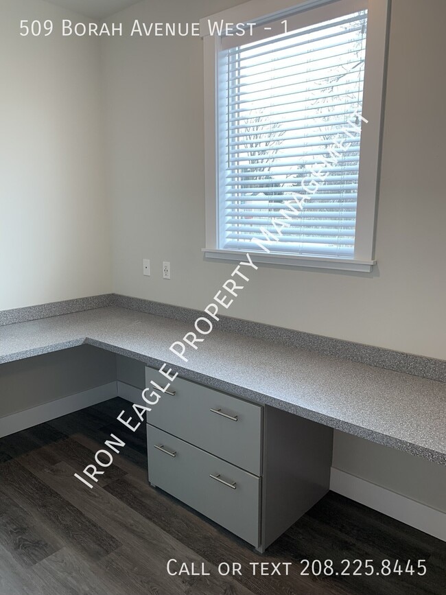 Building Photo - 509 Borah Ave W