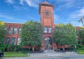 Building Photo - 25 Grand St