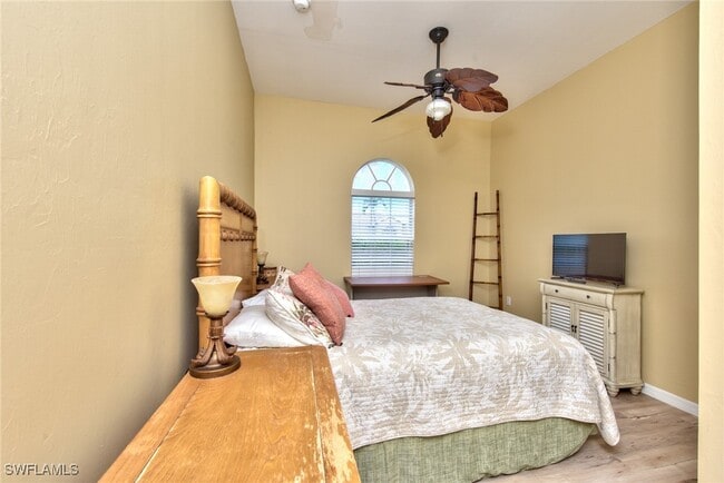 Building Photo - 3748 Kent Dr