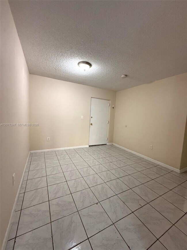 Building Photo - 1121 SW 122nd Ave