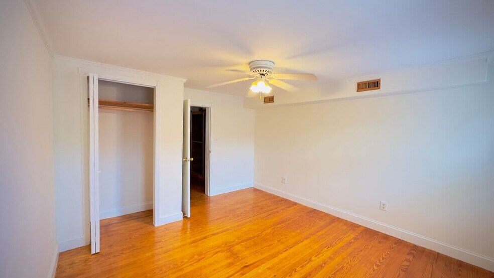 Building Photo - 2234 Fleet St