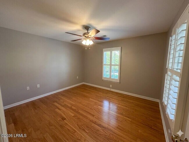 Building Photo - 1305 Rowland Dr