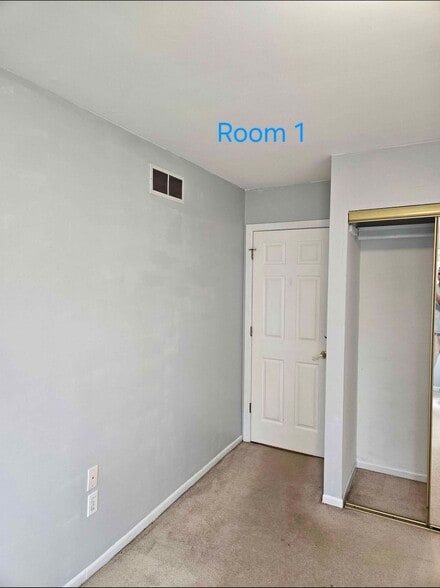 Building Photo - 15376 Dupage Blvd