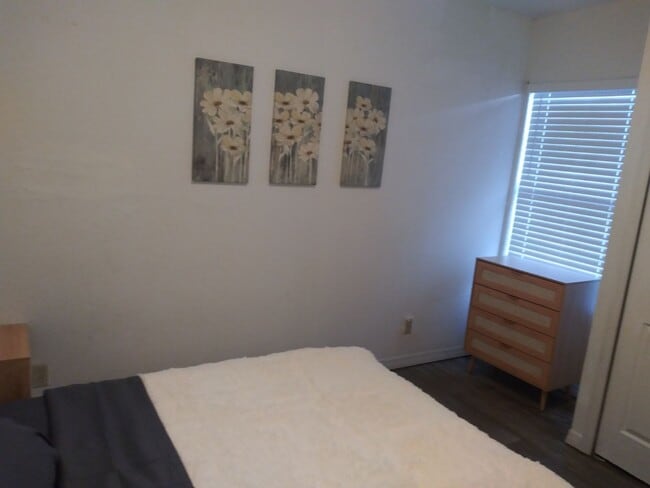 Building Photo - 6827 Rojo Ct