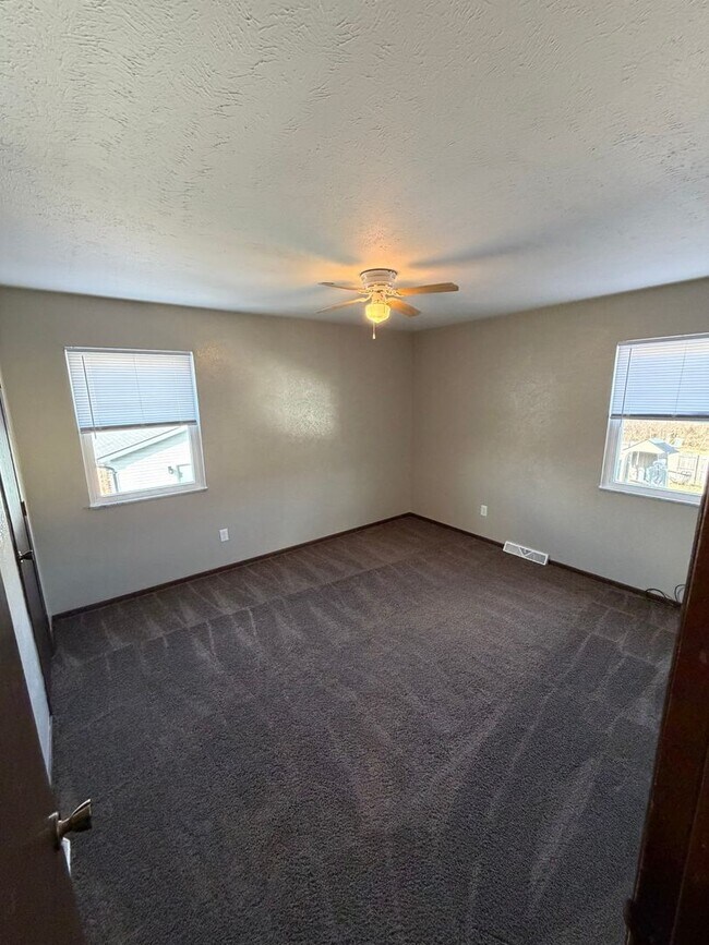 Building Photo - 1163 Bernath