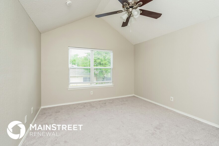 Building Photo - 930 Boxwood Dr
