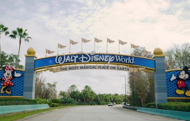 Building Photo - 9249 Gran Teatro Dr