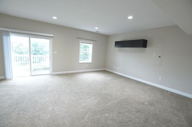 Building Photo - 232 Newberry Ln