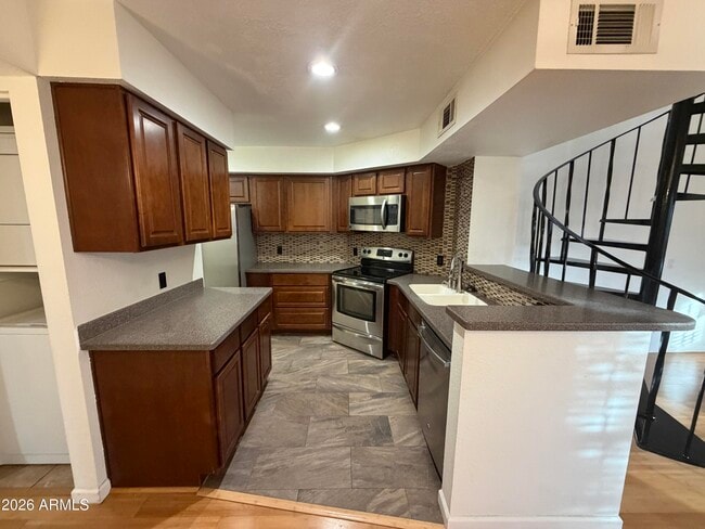 Building Photo - 2333 E Southern Ave