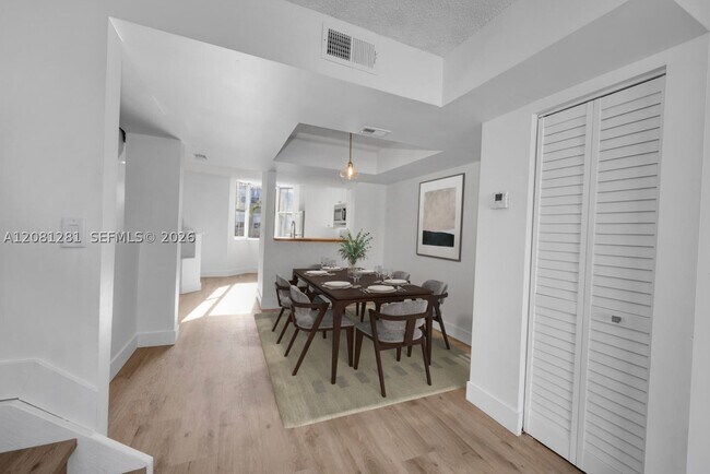 Building Photo - 390 NW 86th Ct