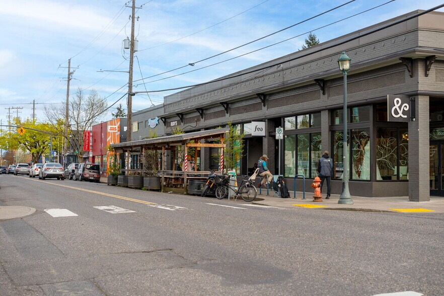 Building Photo - 2438 NE Killingsworth St.