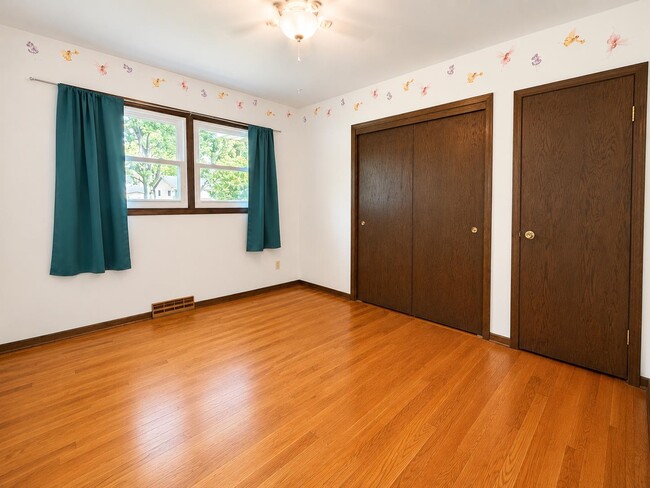 Building Photo - 6504 Schneider Pl